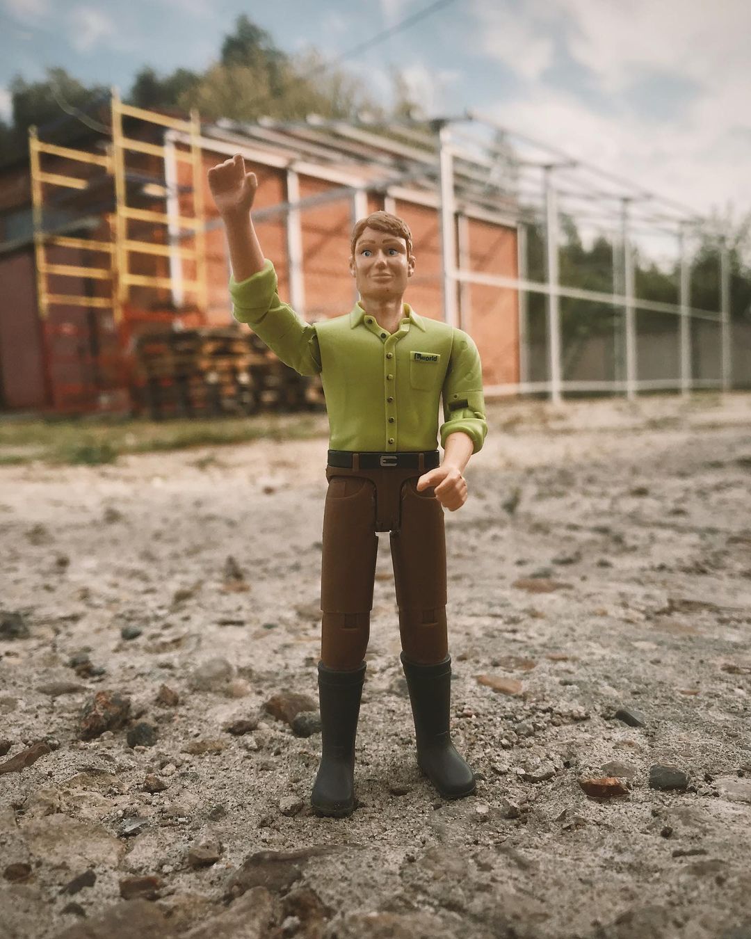toys_pin in LOOKY. #игрушки,#стройка,#прораб,#дети,#детство,#bruder,#toy,#toys,#brudertoys,#building,#build,#russia,#people,#miniature,#hotwheels,#machbox,#collection,#citylife,#city. at the construction ...