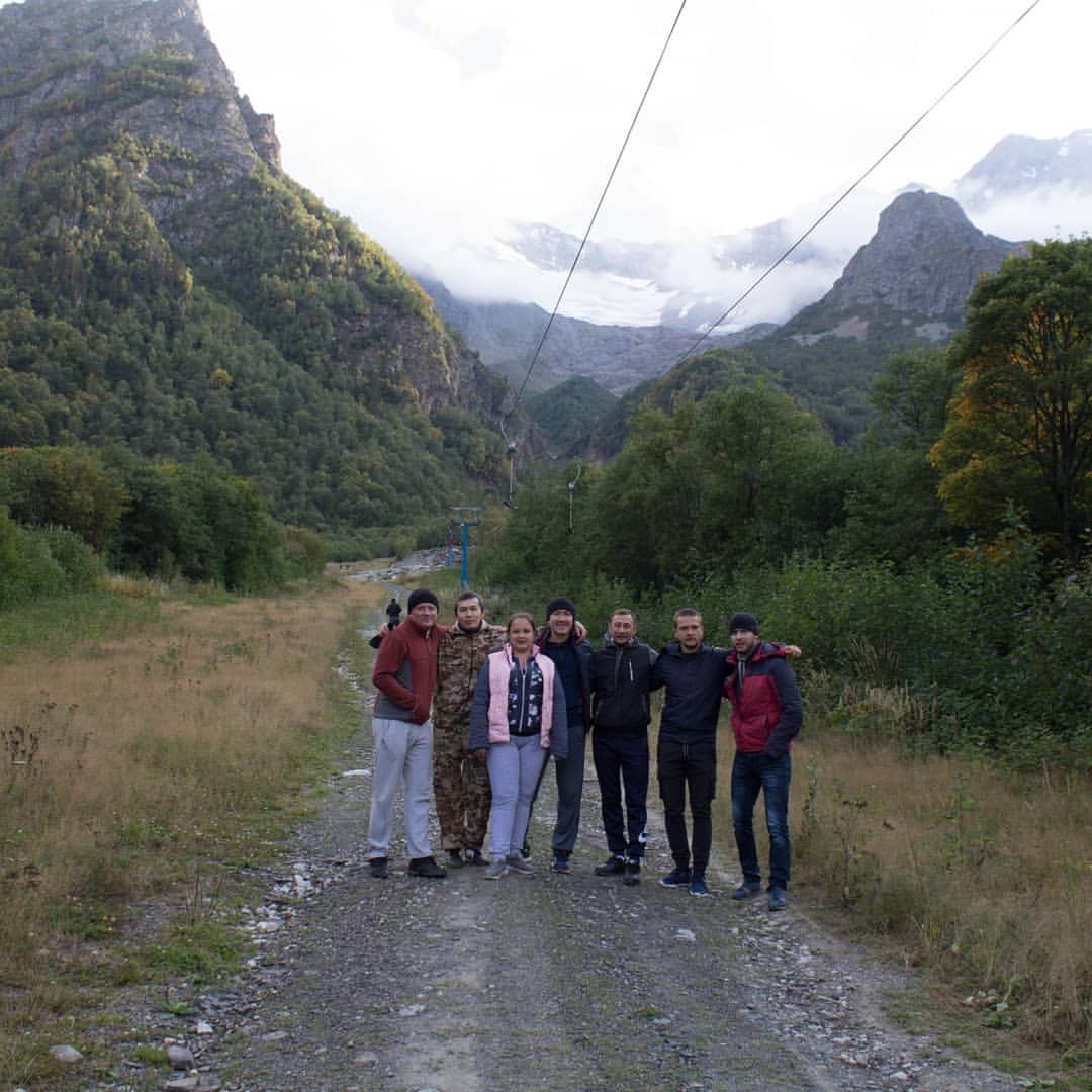 Ну а это часть нашей команды отправившейся в горы. Не все пошли до конца, на следующий день у мальчиков было соревнование... #турслет2019#ростелеком#ПорогНеба#СевернаяОсетия