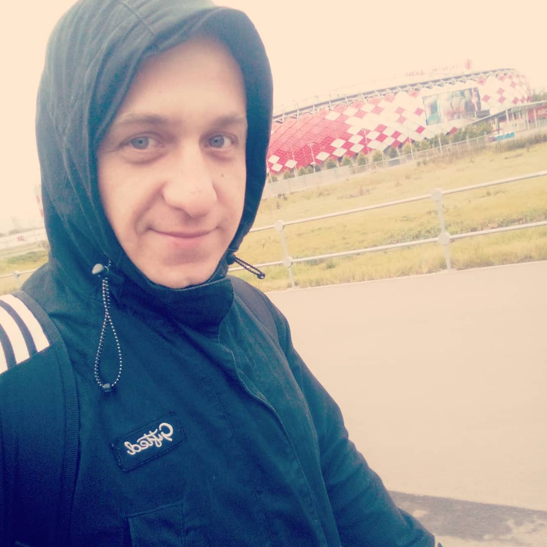 pelysupernike in LOOKY. . Ножки в кеды и бегом...