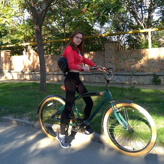 kinyastasya в LOOKY. #баланс,#чувствуешь,,#мир,#музыку,,#сны,#сказки.,#звезды,#цветы,#реальные,,#свет,,#любимое,#прекрасныестроки,#настроение,#светвнутри,#китнеспи,#евпатория,#крым,#сентябрь,#прогулканавелосипеде,#прогулка. Так живешь, обычной,...