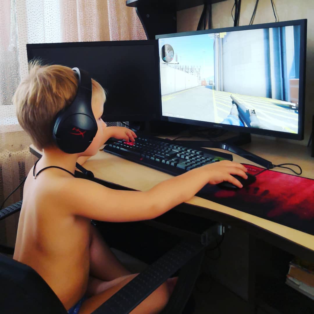volova42 в LOOKY — #у папы комп забрал🎮
