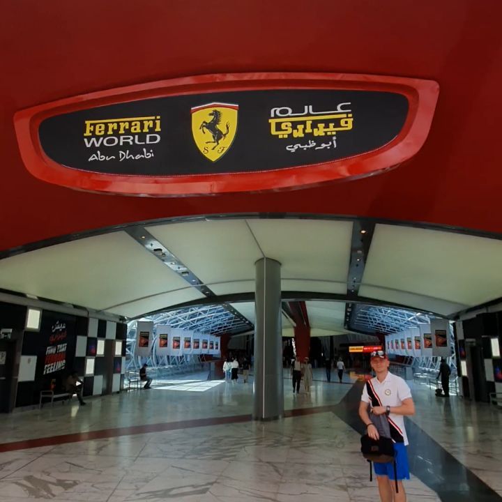 marishveps_25 в LOOKY. #ferrari,#ferrariworld,#abudhabi,#travel,#red,#феррари. Феррари парк в Абу-Д...