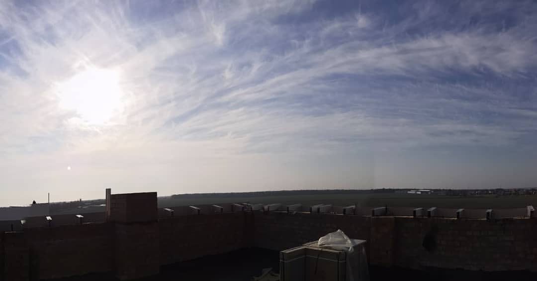 iamgene.png в LOOKY. #небо#таганрог#крыша#закат#октябрь#2019#October#sky#roof#beautiful. И на стройке есть св...