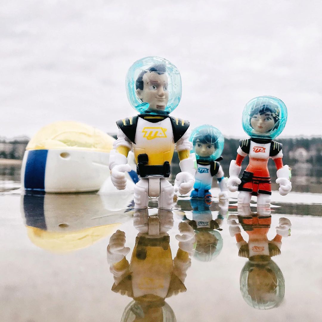 toys_pin in LOOKY. #disney,#milesfromtomorrowland,#miles,#interstellar,#lake,#space,#children,#family,#shotoniphone,#iphonography,#iphone7,#mobilephotography,#mobilephoto,#travel,#travelling,#toy,#toys,#mytoy,#дети,#игрушки,#космос,#nature. Do not go gentle int...