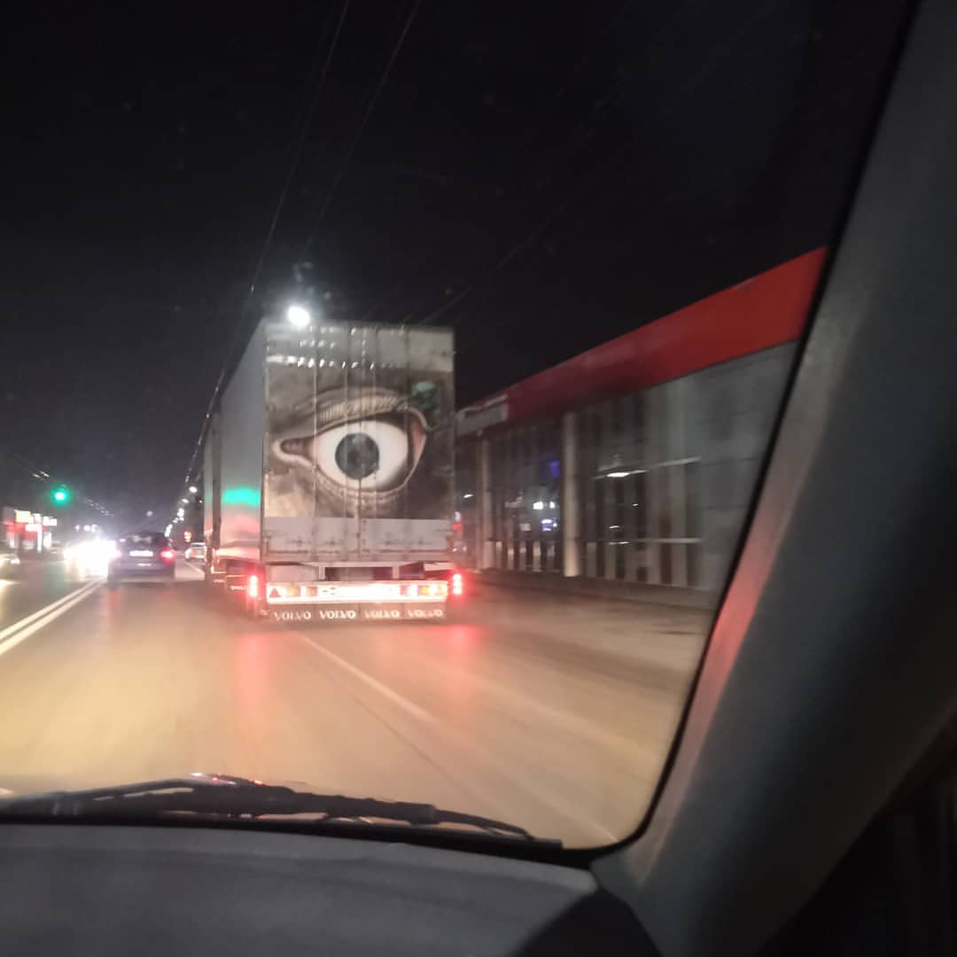 iamgene.png в LOOKY. #taganrog#November#2019#art#eye#аэрография#глаз. Еду в такси, втыкаю ...