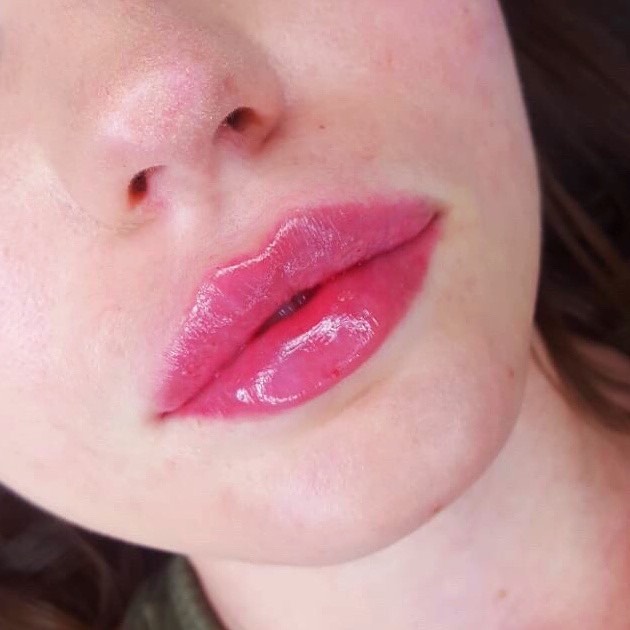 lipsstudio_ekb в LOOKY — Успеваем стать еще краше к Новому году - увеличиваем губки!�