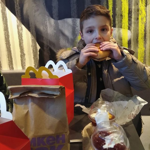 virgobarry в LOOKY. #mcdonalds,#fastfood,#firsttime,#wow,#tasty,#unforgettable,#memory,#funday,#belarus. #mcdonalds #fastfood...