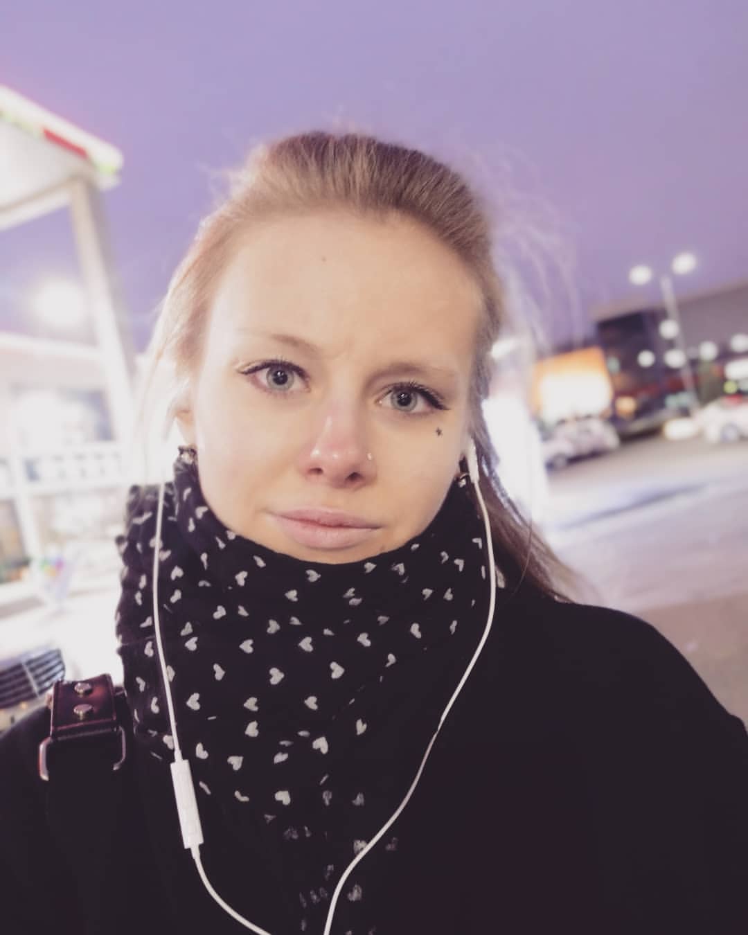 for_e_ver96 in LOOKY. . А холода то жгут🖤💁...