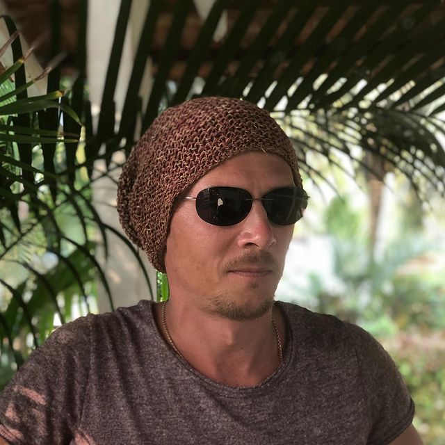 v_manakov в LOOKY. #hemphat,#коноплянаяшапка,#хиппую,#goa,#morjim,#india. Приобщаюсь к местном...