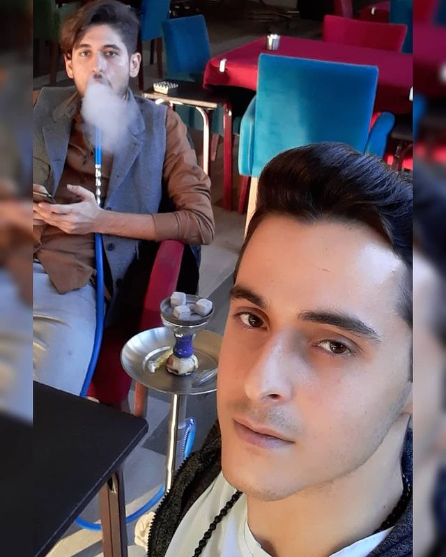 Ramazan Akkaya в LOOKY. . Bir Bardak Çay Söyle...