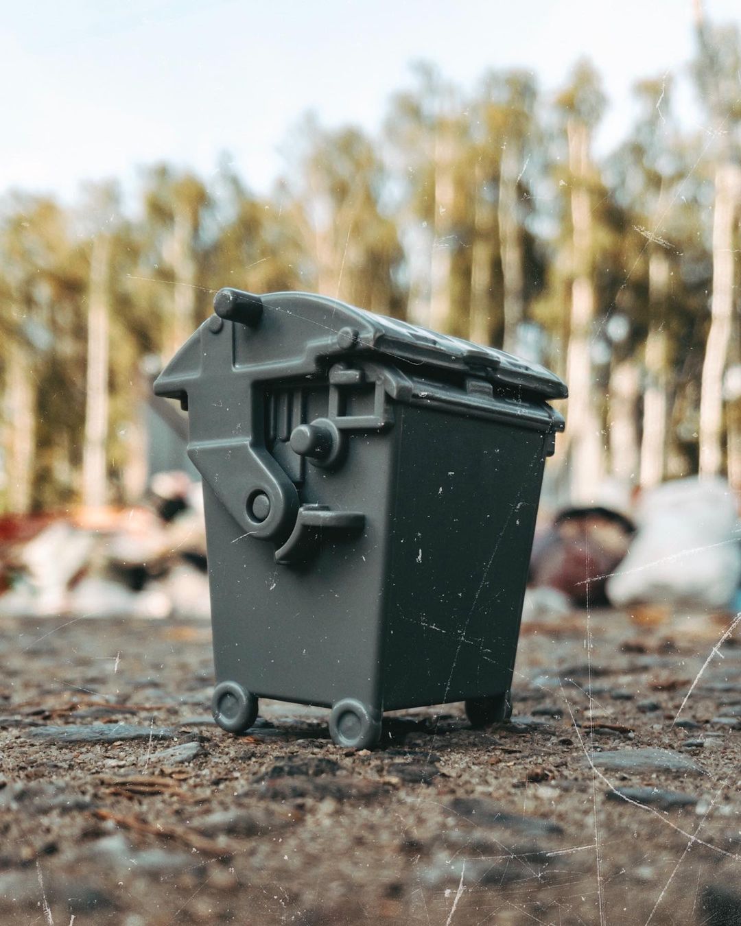 toys_pin in LOOKY. #mytoy,#mytoys,#nature,#trash,#greenpeace,##mobilephotography,#mobilephoto,#iphonography,#caseiphone,#shotoniphone,#caseiphone7,#игрушки,#игрушка,#дети,#уборкамусора,#paper,#metal,#plastic,#glass. Pure is not where cl...