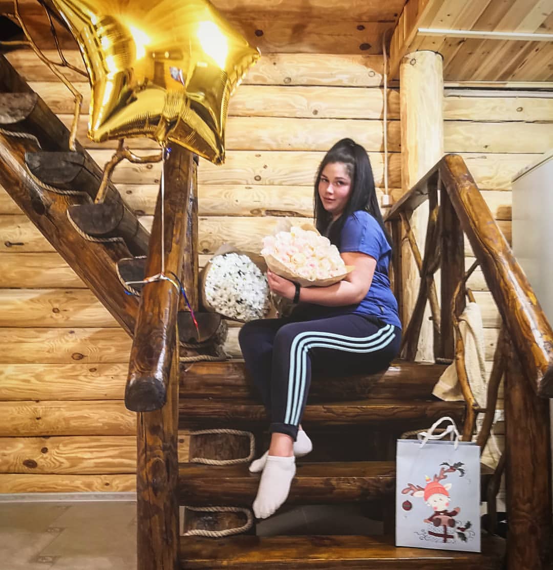 Я счастлива😍
.
Хочу сказать, что я правда счастливый человек, ведь я имею семью, любимого мужа и прекрасного сына, здоровых родителей и близких людей ❤️