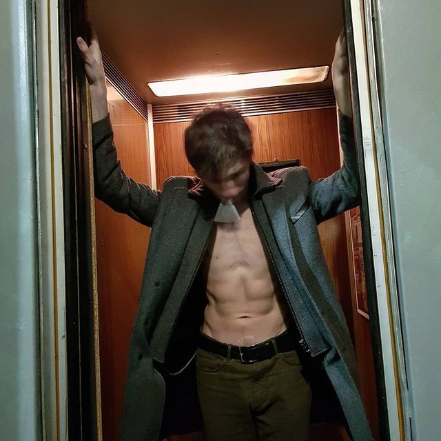 earl_alexandro в LOOKY. #СанктПетербург,#Питер,#ОсеньЗима,#ГдеСнег,#Москва,#Путешествия,#Холодно,#алкоголь,#никотин,#парадная,#параднаянеподъезд,#впитерепить,#всюночь,#поездка,#вместе,#фотограф,#друзья. Почему все ваши идеи...