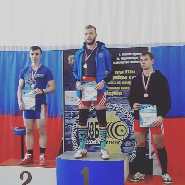 vladislav96panov в LOOKY. . Всего второе:(