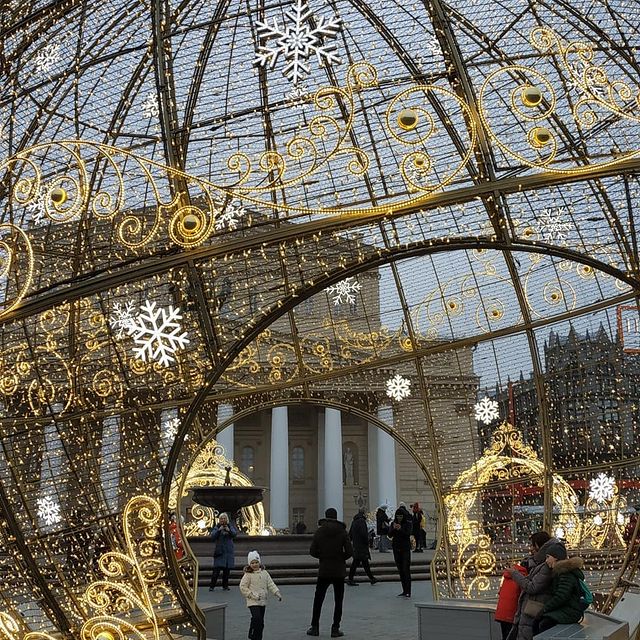 elenas0703 в LOOKY. #москва,#гум,#moscow,#moscowcity,#newyearsmood,#gum,#ilovemoscow. Совсем нет снега, а ...