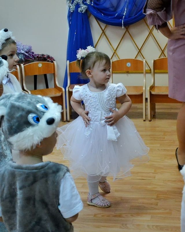 ks_zaharova_ в LOOKY. #доченька,#снежинка,#Агашка,#новыйгод2020,#детскийсадик. Наша первая ёлка в с...