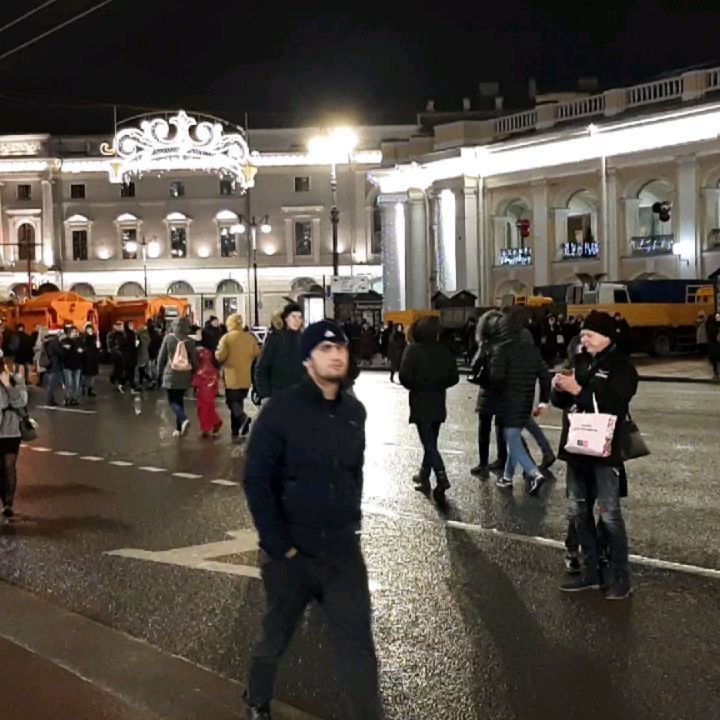 mari_shade в LOOKY. #дворцоваяплощадь,#новыйгод2020,#питер2020,#впитерепить,#новыйгодпитер2019🎄,#brasseriekriek,#невскийпроспект,#идемнаелку. Встреча Нового 2020 ...