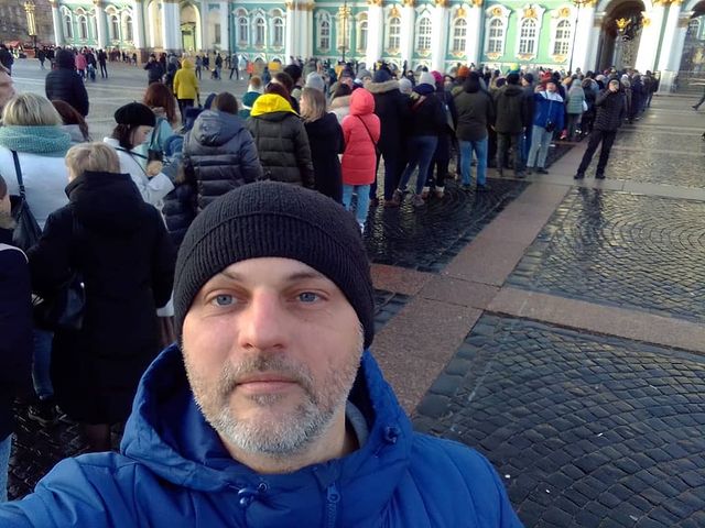 maximabaimov в LOOKY. . Очередь в Эрмитаж......