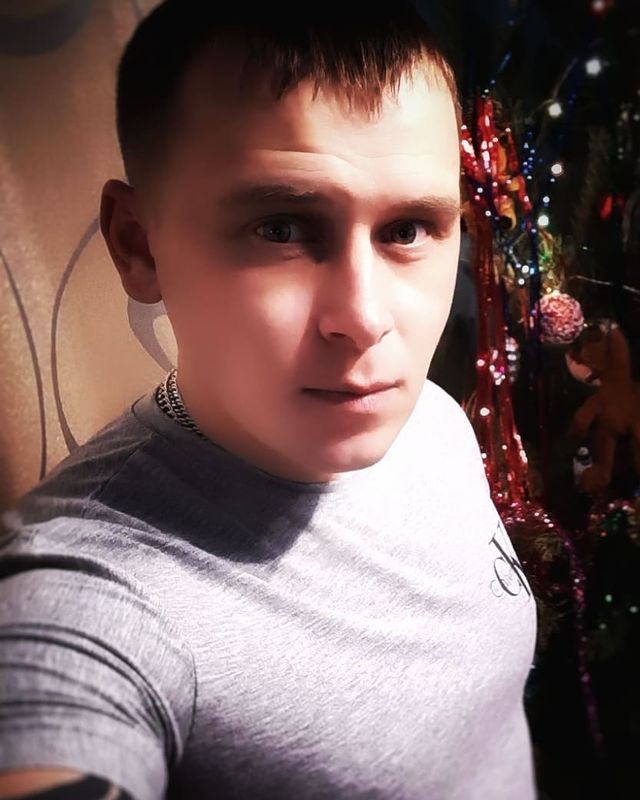 sdg.tmn в LOOKY. #тюмень72,#тюмень,#photooftheday,#photography,#selfie,#сновымгодом,#деньрождения,#tyumen,#love. Сильный не тот, кто ...
