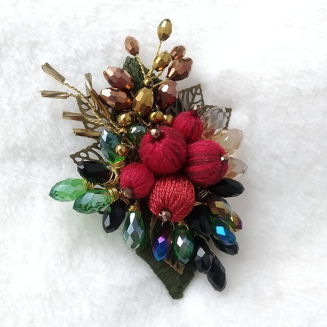 specialjewelrystore в LOOKY. #украшенияручнойработы,#брошьсаранск,#брошьнапальто,#брошькупитьсаранск,#брошьназаказ,#ягоды,#handmadejewellery. Универсальная и очен...