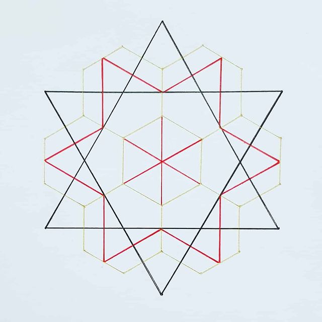 marykot27 в LOOKY. #geometry,#geometric,#hexagon,#triangle,#sixpointedstar,#blackandred. #geometry #geometric...