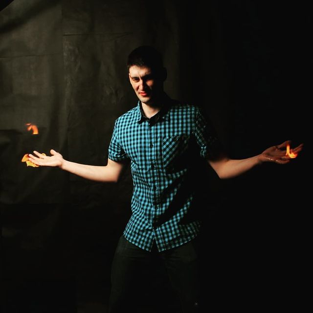 rzhevskiianton в LOOKY. #внезапности,#огонь. Немного магии огня
#...