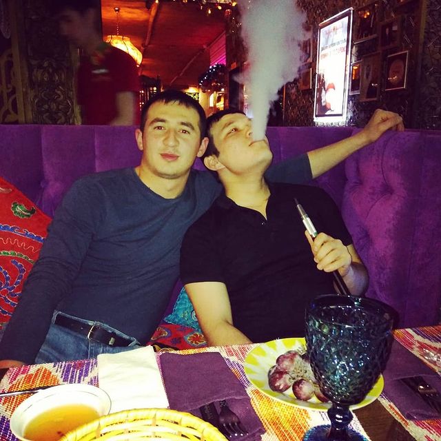 aslanov_ortikmurodjon в LOOKY. #деньрождения,#чайхана1,#химки,#москва,#ташкент,#ортикмуроджон,#джизак,#студенты,#студент. Хорошие друзья доста...