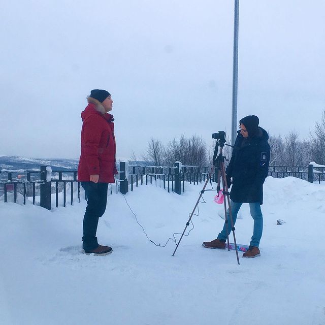 foolly.bot в LOOKY. #Мурманск,#Мурманскаяобласть,#Murmansk,#Россия,#Russia,#люди,#people,#улица,#street,#видеокамера,#человек,#man,#блогеры,#блоггеры,#ютуб,#видео,#видеоблогер,#блог,#влог,#видеосъемка,#блогерство,#youtube,#blogers,#vloggers,#video,#videoblogger,#vlog,#videoshoot,#blogging,#camera. Some vloggers in Mur...