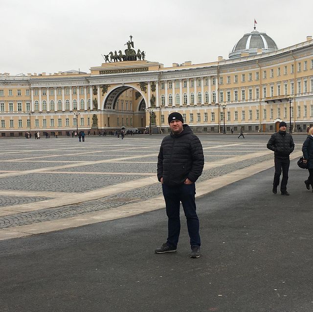 vk_moscow в LOOKY. #санктпетербург#дворцоваяплощадь#фото#я#followmenow#followmeplease. Питер 2020 #санктпет...