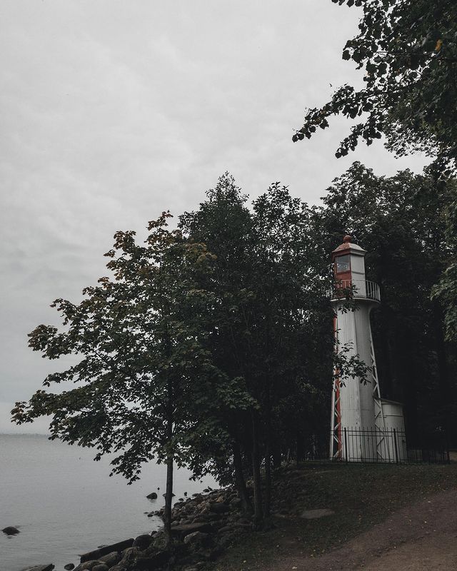 ariantolog в LOOKY. #lighthouse,#sanktpeterburg,#piter,#travel,#питер,#питерялюблютебя,#маяк,#маяки,#любовь,#shotoniphone,#iphonography. Любовь – над бурей п...