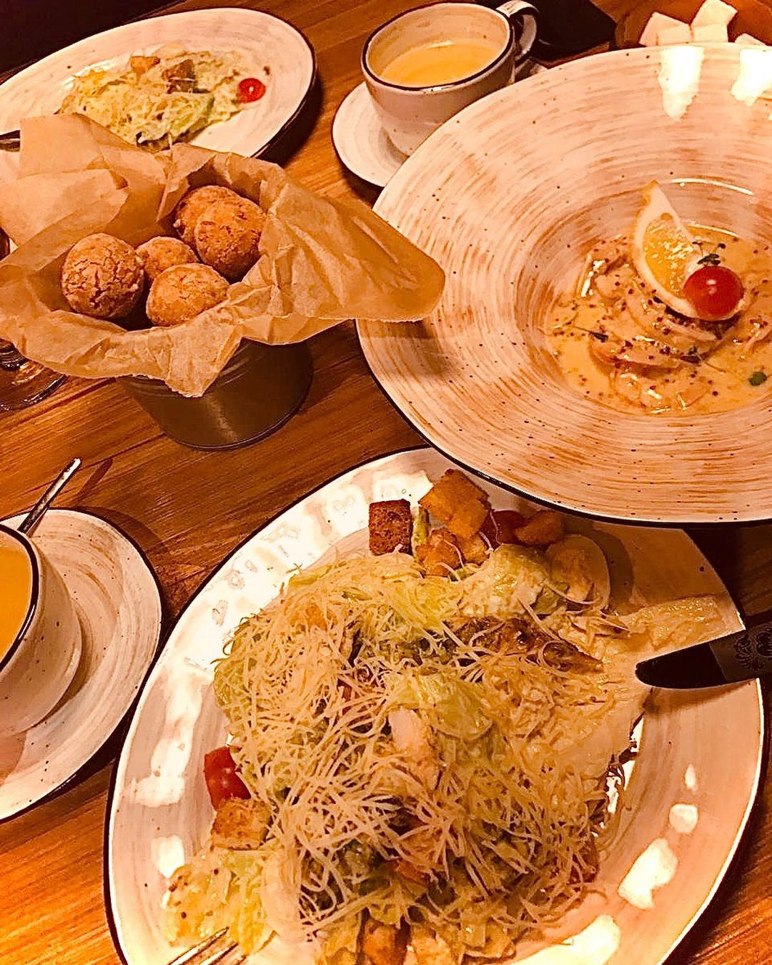 alt.arsv in LOOKY. #yoshkarolalaif. 🥙🍤🍝🍻
#truecost #...