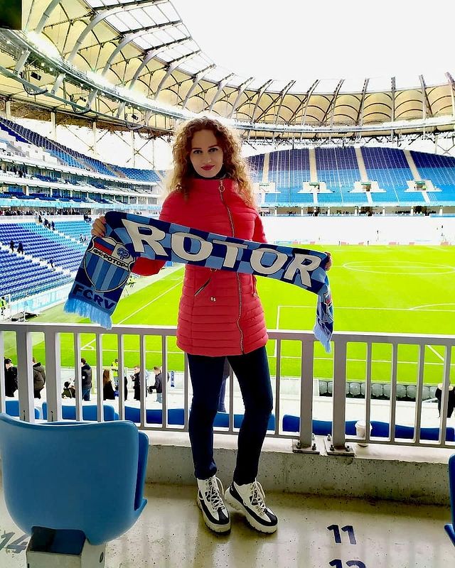 alina_assa в LOOKY. #футбол,#роторволгоград,#ротор,#матч,#волгоградарена,#фнл. Наш первый домашний ...