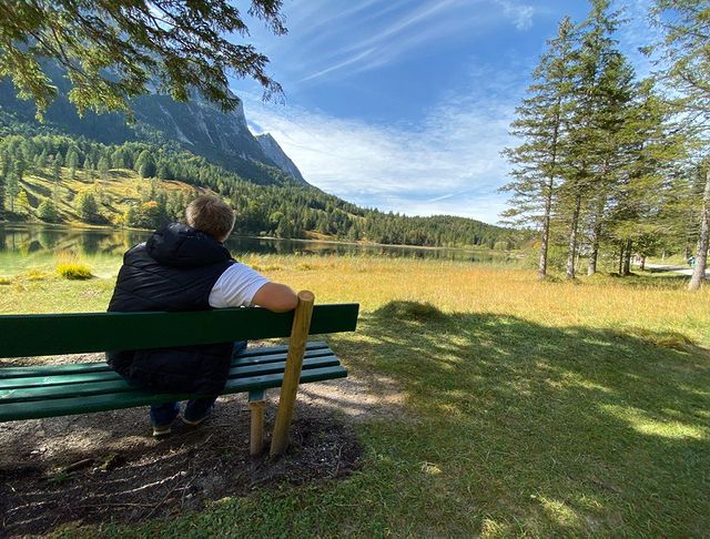 vk_moscow в LOOKY. #bavarianalps#bavarianalps🗻#munich#garmischpartenkirchen#mittenwald#mountains#lake#forest#germany#trip#tourism#autum#iam#follow#followforlike. Единение с природой ...