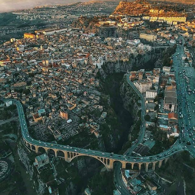 medjahed_youcef в LOOKY. #daily,#instaeuro,#tourists,#traveleurope,#europhoto,#sightseeings,#europeanstyle,#continentoftheday,#ig_europe,#continents,#igeurope,#europa,#igerseurope,#europeans,#europeanboy,#instaeurope,#europe,#europeantour,#european,#europeanvacation,#europetour,#city,#instaeu,#souvenir,#europetrip,#europeangirl. The beauty of my cou...