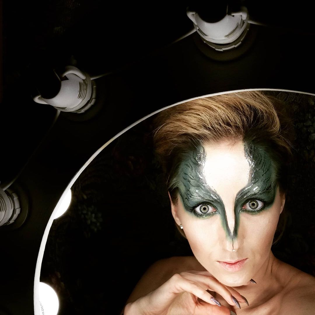 nella_mua_ в LOOKY — Чем же ещё заниматься когда  #сидимдома ? Конечно пугать👻 д