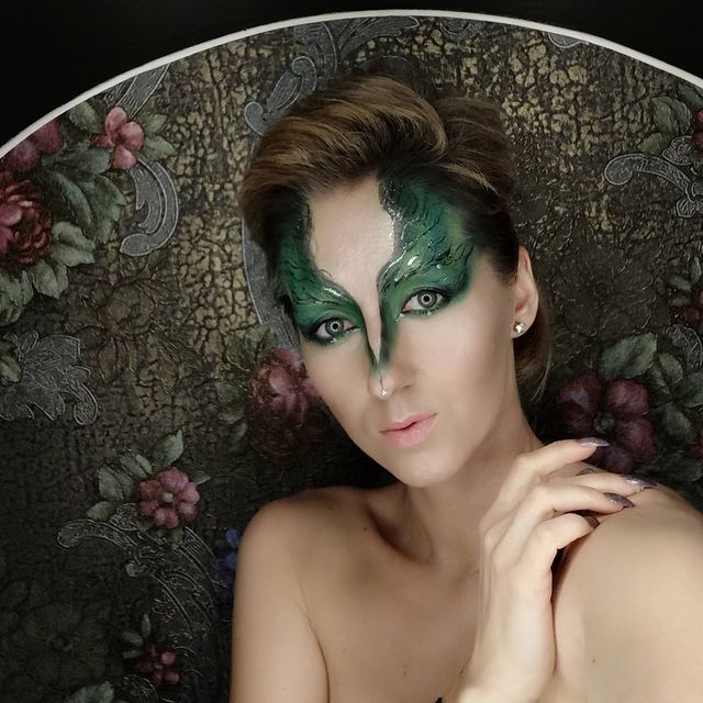nella_mua_ в LOOKY. #сидимдома,#покавседома,#макияждлясебя,#краснодар,#семья,#моидети. 💞Сижу значит навожу...