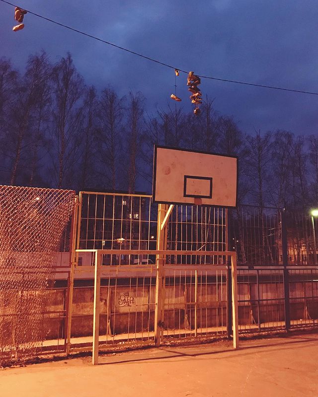 ariantolog в LOOKY. #russia,#travel,#traveling,#travelphotography,#t,#mobile,#mobilephoto,#mobilephotography,#morning,#museum,#vsco,#citylife,#city,#iphoneography,#iphone7,#iphonography,#iphoneography,#hipster,#history,#rivers,#lol,#love,#night,#nightphotography,#nightlife,#city,#nightcity,#basketball,#basketball🏀,#cross,#sport. Вечерний нуар... что...