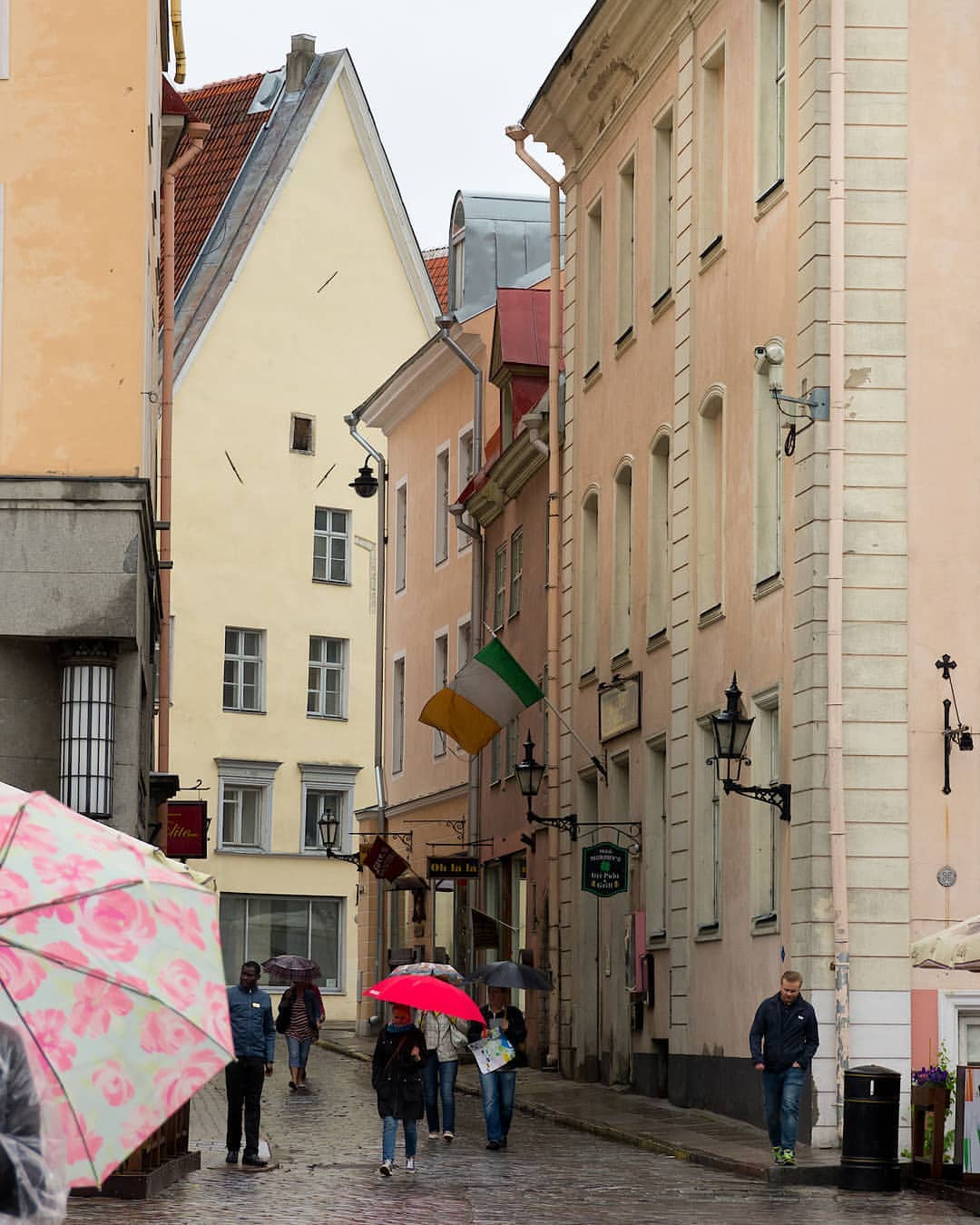 oleg_medvedev_s в LOOKY — Мокрые #улочки дождливого Таллина.
#bystreets