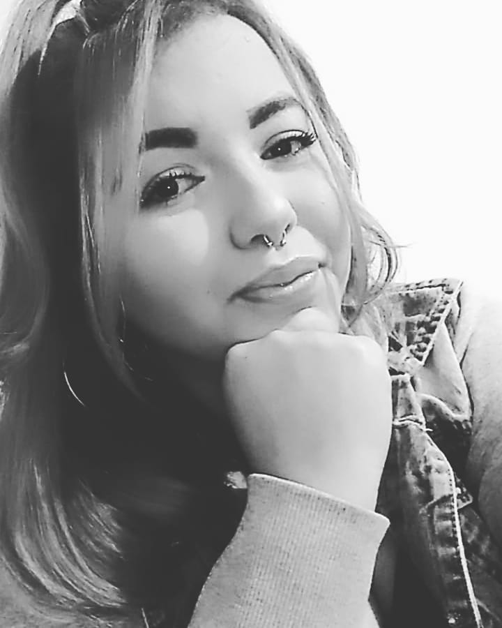 jeniffermaciel в LOOKY — 🎶Brincalhona até falando sério, um livro aberto cheio de mi