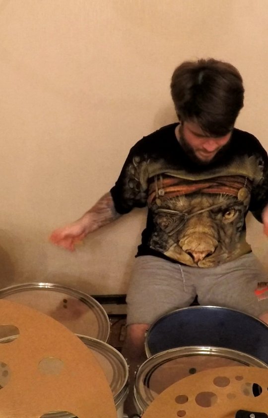 one_grek_ide в LOOKY. #drumcover#drums#drummer#russia#music#rock#cover#lounacover#lounadrumcover#covermusic#moscow#барабанщик#ударники#рок#кавер#лунастобой#драмкавера,#stayhome#оставайтесьдома#muztorg#louna_official#louna#конкурс,#kinzbursky#evansdrumheads. Русичи в бой!👊😁😜
...