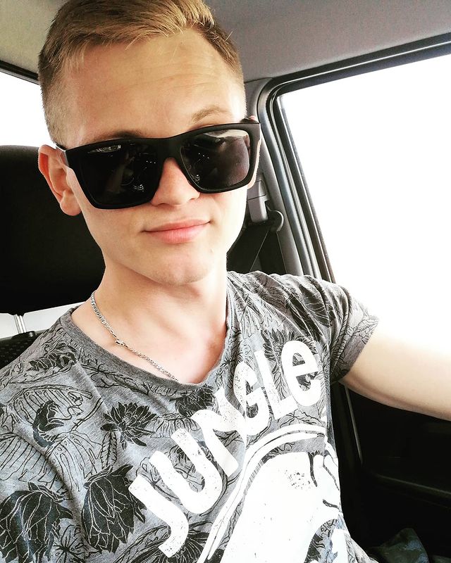 andreymoroz_ в LOOKY. . null