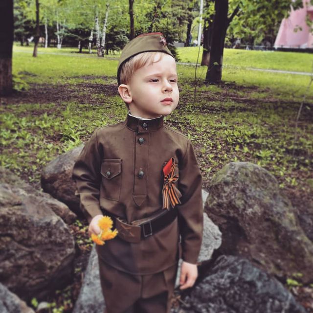 yanochka_prizova в LOOKY. #75летпобеды#мыпомним#мыгордимся#никтонезабыт#ничтонезабыто#правнукпобеды#спасибоветеранам#9мая#нашмай#сднемпобеды#мыпобедили#спасибодедамзапобеду. Мы низко  ветеранам ...