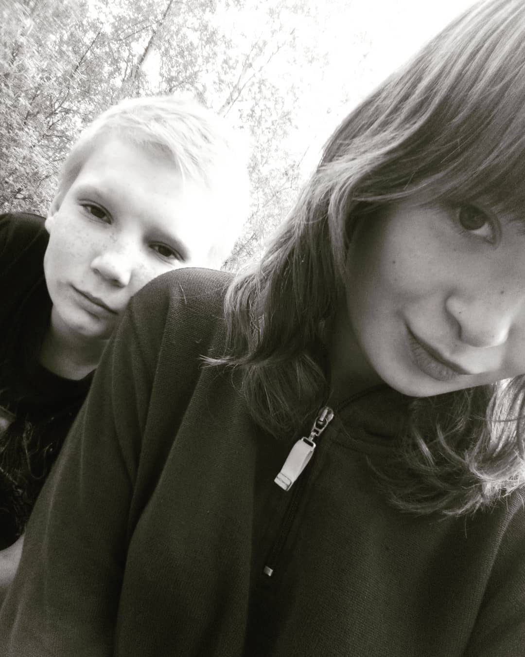 alinka.0207 in LOOKY. . Любимый братик❤️🤗
1...