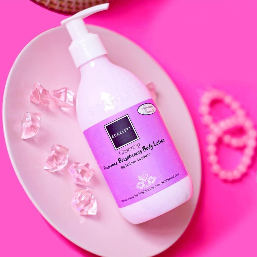 Scarlet whitening body lotion (original bpom)
Manfaat :
- Mencerahkan kulit secara merata - Melembabkan kulit
-Membuat kulit jadi lebih halus - Menjaga kesehatan kulit - Meregenerasi kulit - Menjaga kulit dari paparan sinar matahari secara langsung - Mengangkat sel-sel kulit mati

#skincare #lfl #likeforlike #followforfollowback #follow4followback