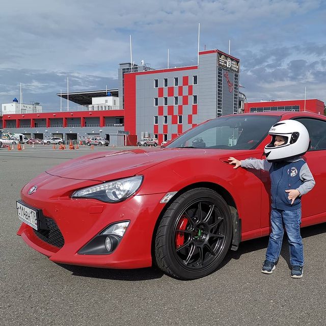 pashaslm в LOOKY. #moscowraceway,#may2020,#trackday,#любимаясемья. С - самоизоляция
#mo...