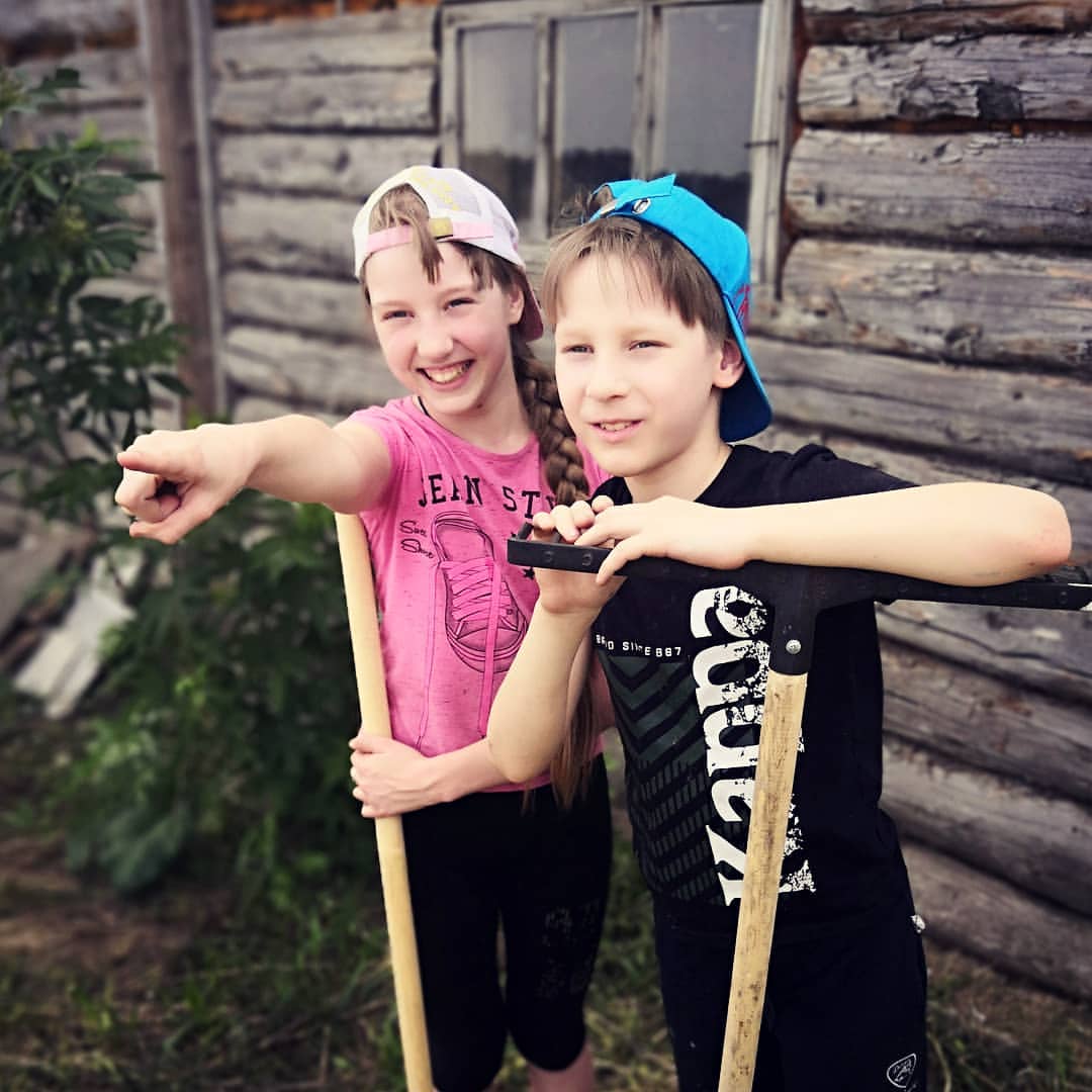 _s.o.f.f.i.y.a в LOOKY. #sofinka_дочь_священника,#православнаядевочка,#православие,#хорошеенастроение,#люблюогород,#семьяидети,#дети,#лето2020,#весна2020,#лето,#скороканикулы,#жизньназемле. Ура! 🙌
.
Наконец-то...