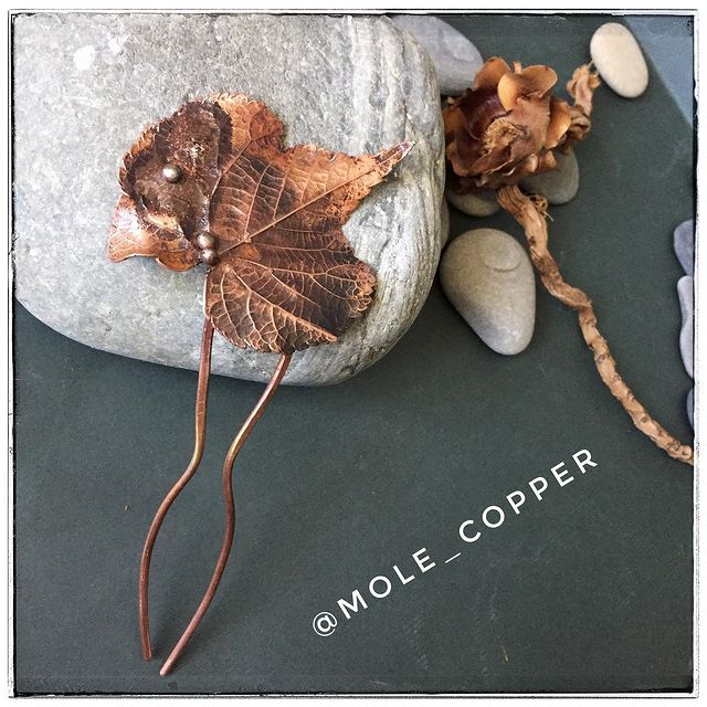 mole_copper в LOOKY. #украшения,#украшенияручнойработы,#заколкадляволос,#шпилькадляволос,#шпилька,#украшениедляволос,#прическа,#море,#счастьеесть,#изобилие,#медь,#украшенияизмеди,#гальваника,#анапа,#море. ⠀
Шпилька для волос ...