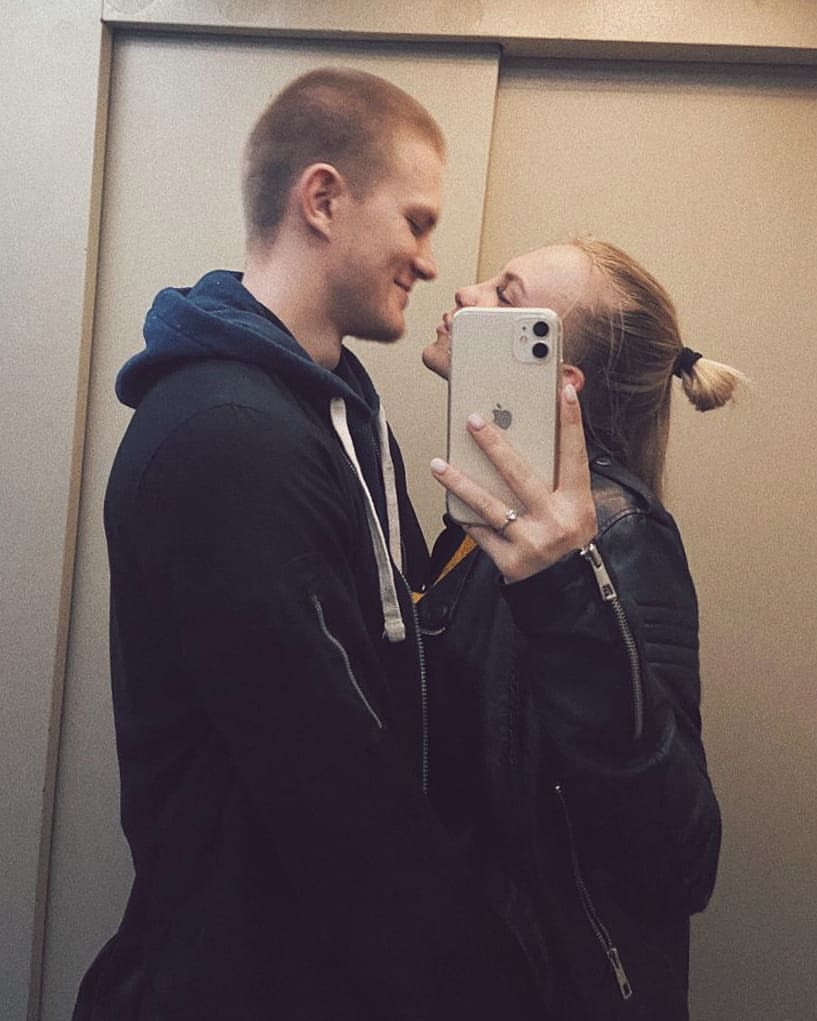 defibril_lator в LOOKY — Вышли покататься в лифте