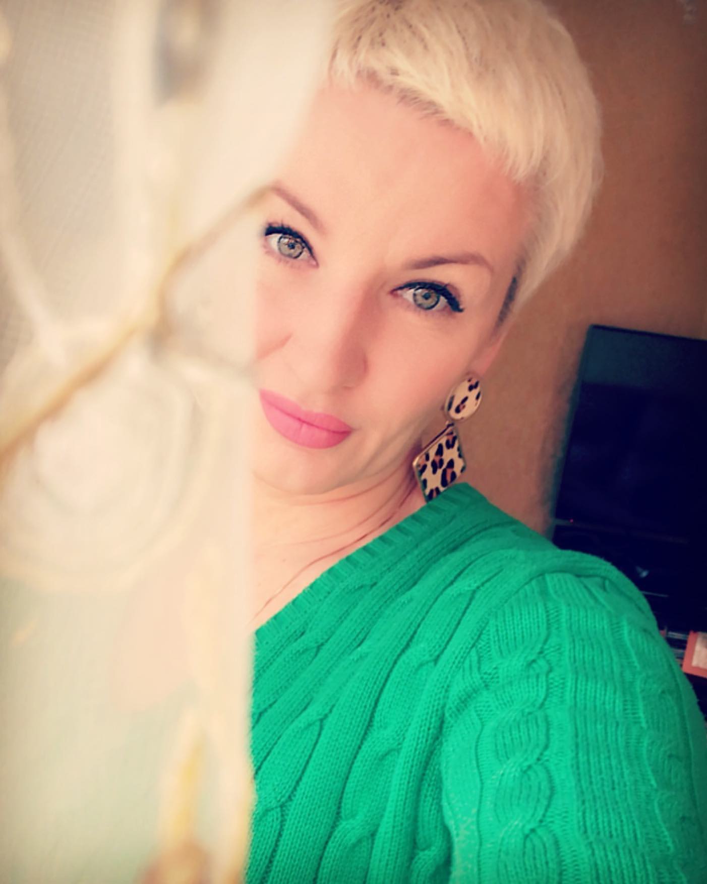 olga_fedorova_style в LOOKY. #моментыжизни,#мояжизнь,#весна2020,#счастьеесть,#мысливслух,#хочутанцевать. Смотрю в зеркало и д...
