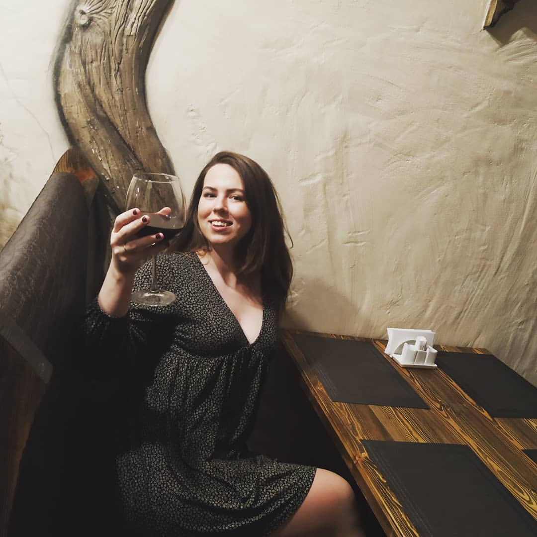 makashinaaa в LOOKY — Когда нельзя, но всё-таки можно🍾и такой сидишь в ресторане,
